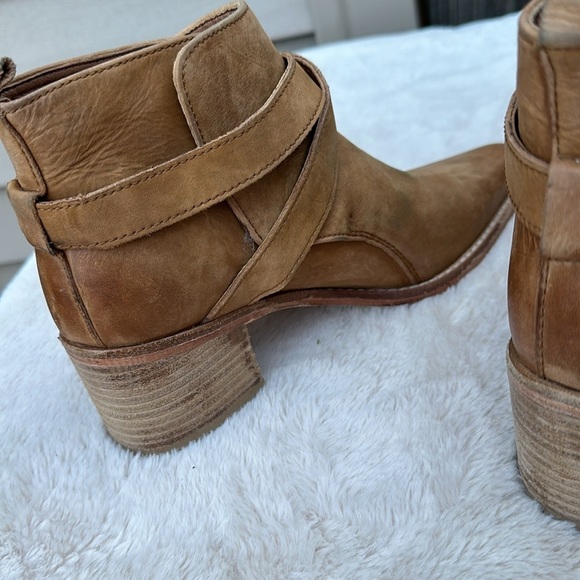 Free People Tan Ankle Booties with Western Flair Size 6.5 - Picture 5 of 12